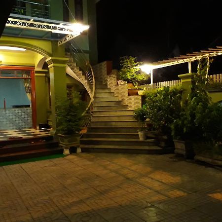 Backpackers Hotel Ha Tinh Esterno foto