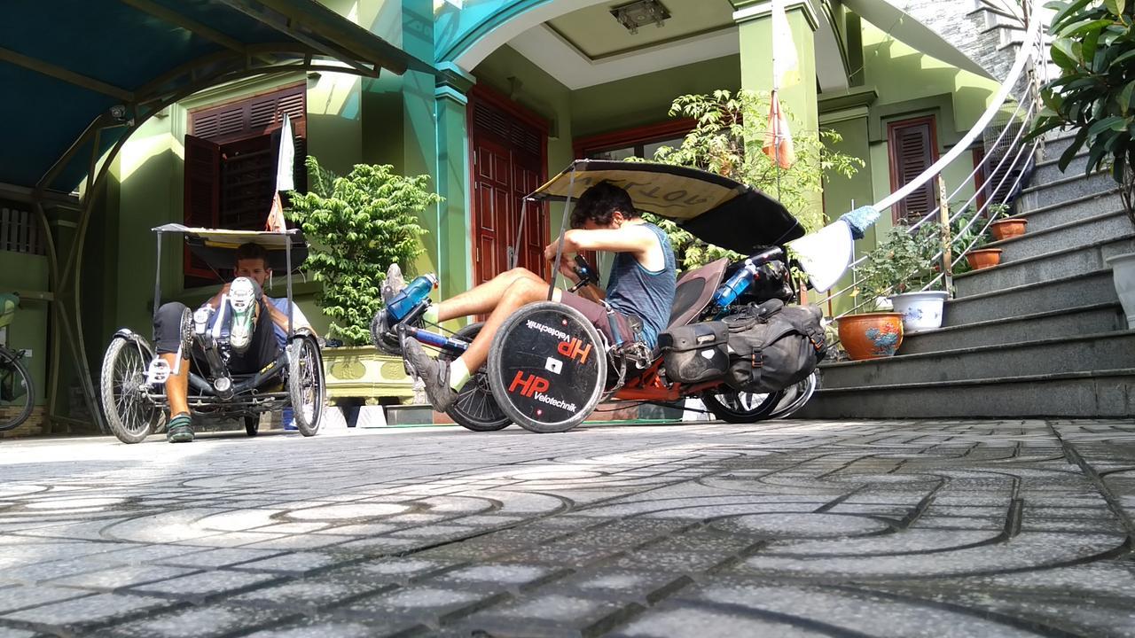 Backpackers Hotel Ha Tinh Esterno foto