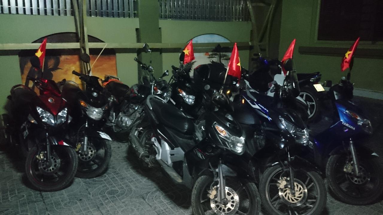 Backpackers Hotel Ha Tinh Esterno foto