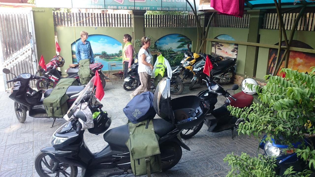 Backpackers Hotel Ha Tinh Esterno foto