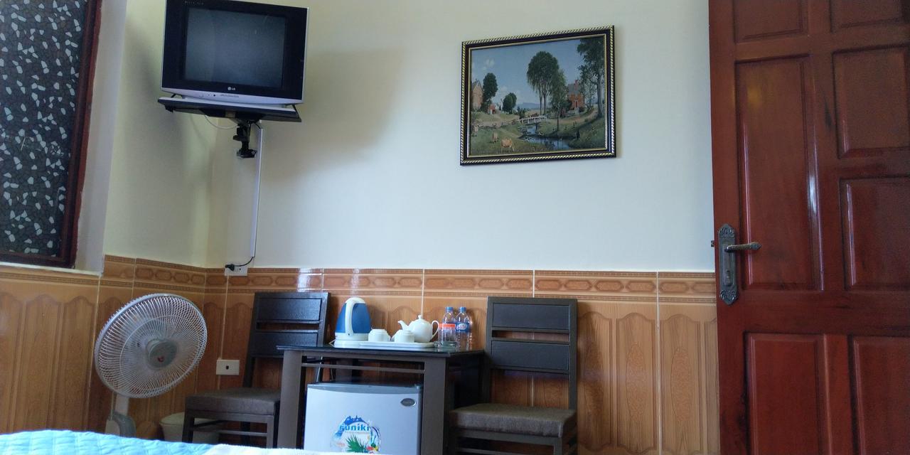Backpackers Hotel Ha Tinh Esterno foto