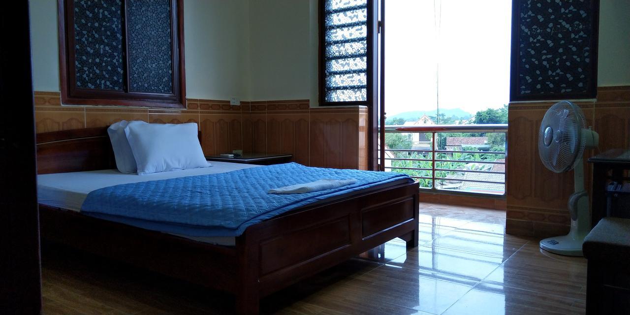 Backpackers Hotel Ha Tinh Esterno foto